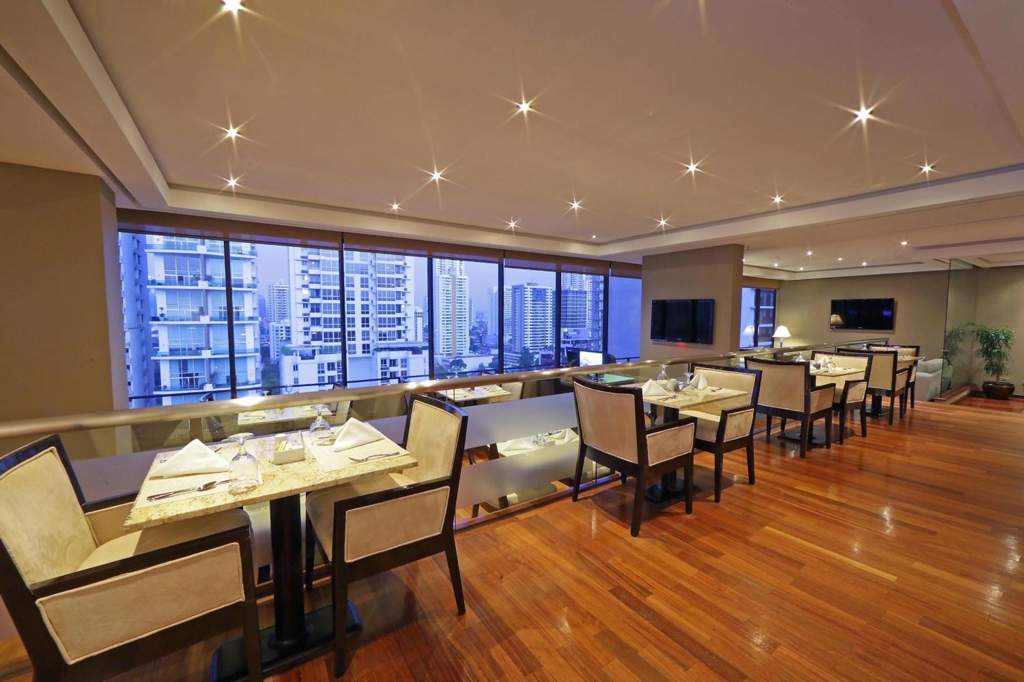 Sheraton Grand Panama Eksteriør billede Club Lounge at the 33rd floor