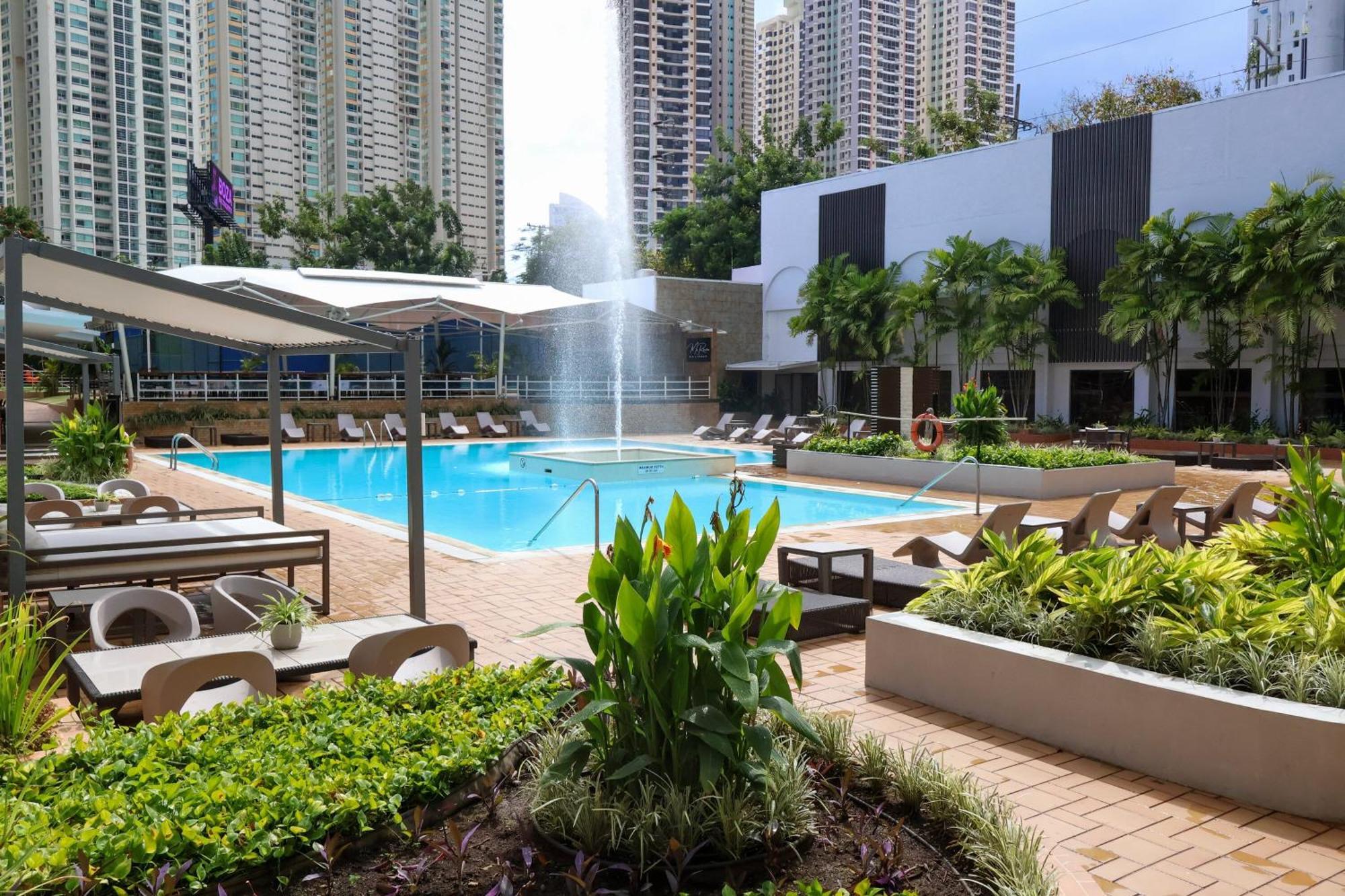 Sheraton Grand Panama Eksteriør billede The pool at the W Fort Lauderdale